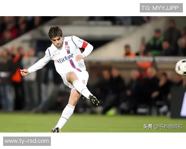 儒尼尼奥:巴西足球魔术师的传奇人生与球场辉煌