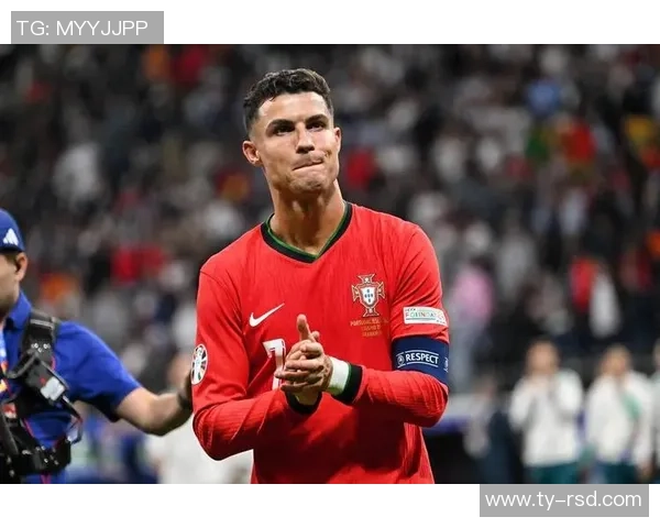 全球足球球星们的全名揭秘：从梅西到C罗他们的真实身份与背后故事